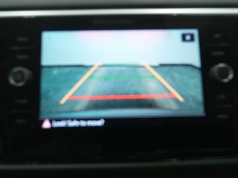 Used 2023 Volkswagen Atlas SE image 36