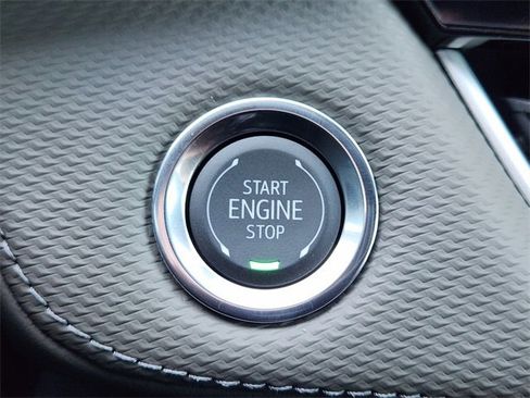 New 2026 Chevrolet Equinox LT w/ Convenience Package II image 23