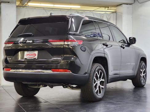 Used 2024 Jeep Grand Cherokee Limited AWD/4WD image 5