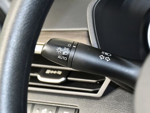 Used 2024 Nissan Altima 2.5 SV image 23