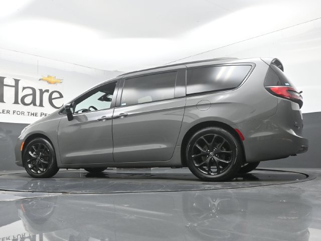 Used 2025 Chrysler Pacifica Limited FWD image 57