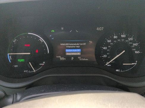 Used 2025 Toyota Sienna LE FWD image 11
