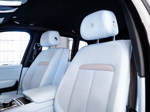 Used 2022 Rolls-Royce Cullinan image 29