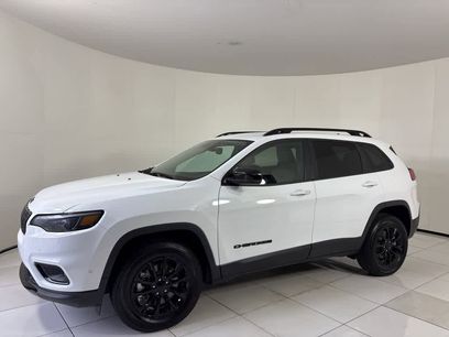 Used 2023 Jeep Cherokee Altitude Lux