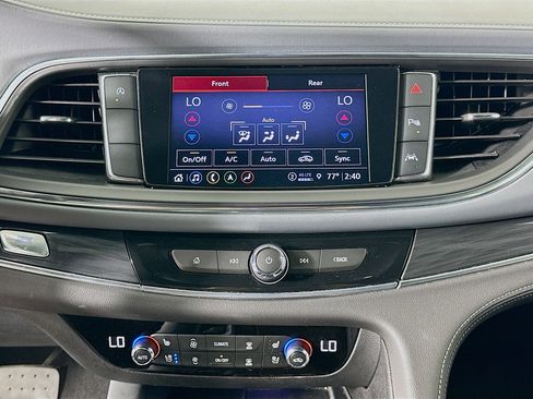 Used 2024 Buick Enclave Premium image 24