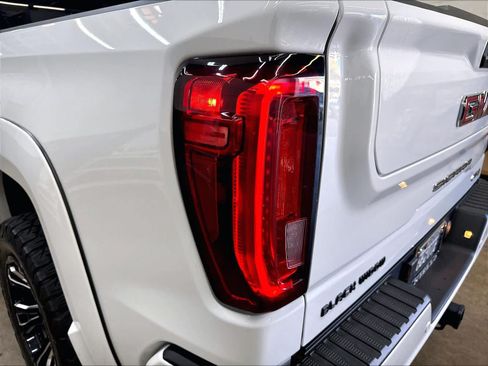 Used 2023 GMC Sierra 1500 AT4 w/ AT4 Premium Package AWD/4WD image 32