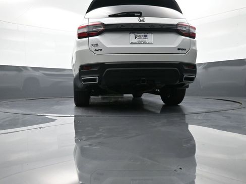 Certified 2023 Honda Pilot Sport image 30