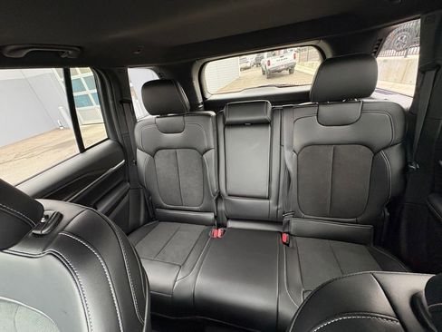 New 2026 Jeep Grand Cherokee Laredo image 5