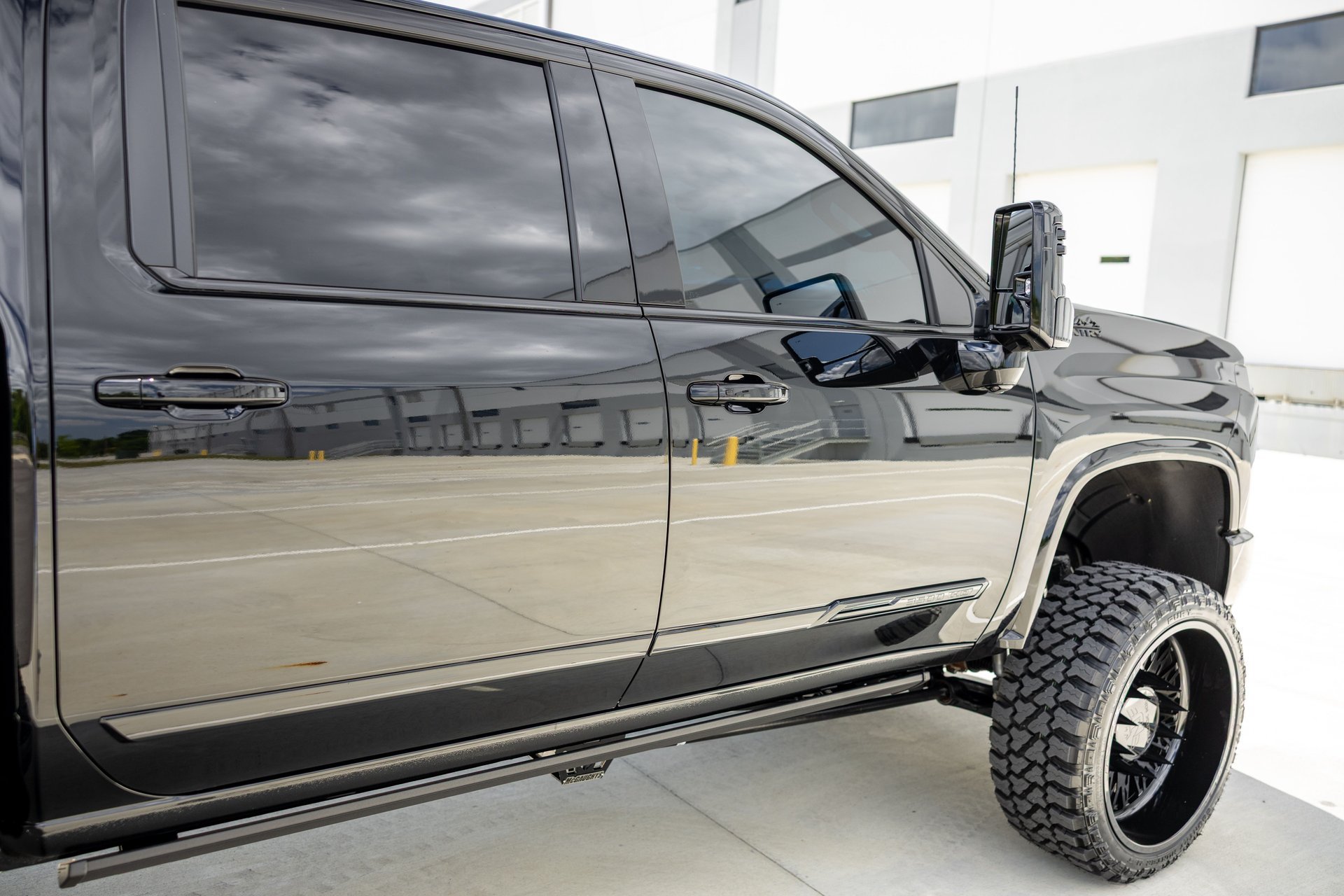 Used 2026 Chevrolet Silverado 3500 High Country w/ High Country Premium Package AWD/4WD image 27