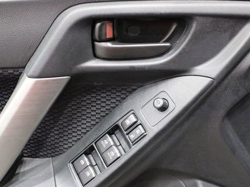 Used 2018 Subaru Forester 2.5i Premium w/ All-Weather Package image 18