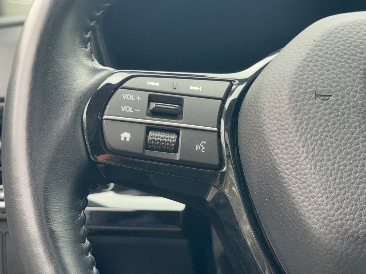 Used 2025 Honda CR-V EX-L image 18