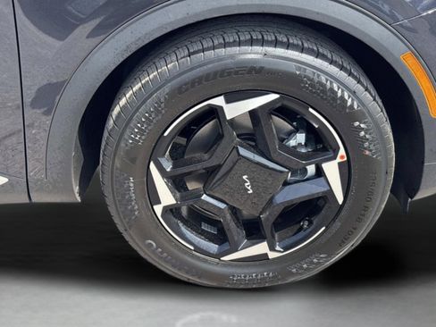 New 2026 Kia Sportage EX FWD image 9