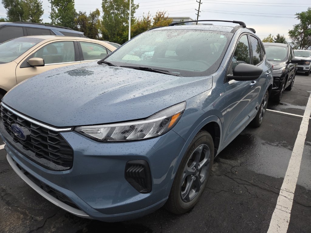Certified 2024 Ford Escape ST-Line w/ Tech Pack #1 AWD/4WD image 1