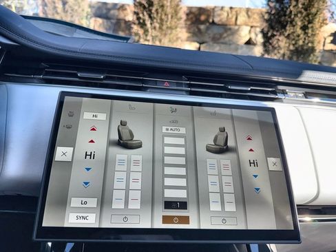 Certified 2025 Land Rover Range Rover Sport Dynamic SE image 25