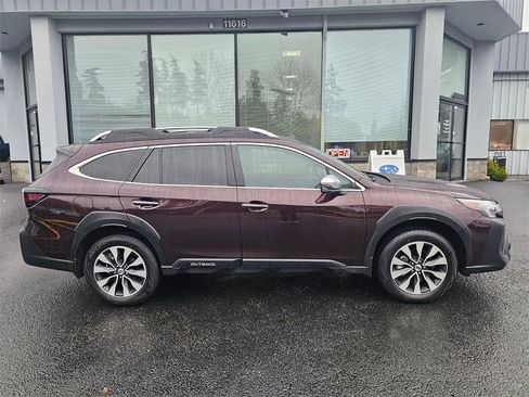 Used 2025 Subaru Outback Touring image 8