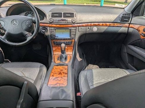Used 2006 Mercedes-Benz E 500 4MATIC Sedan image 12