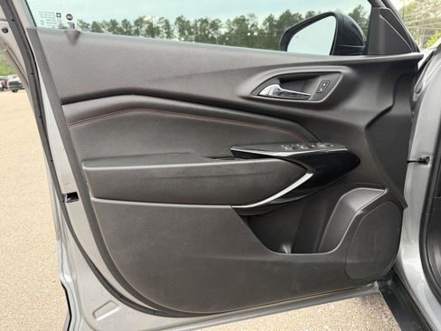 Used 2025 Chevrolet Trax RS w/ Driver Confidence Package FWD image 15