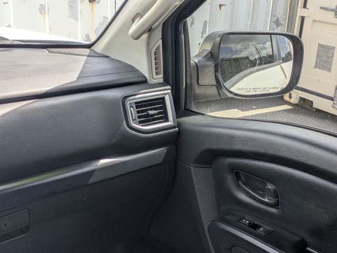 Used 2018 Nissan Titan S w/ S Utility Package RWD image 19