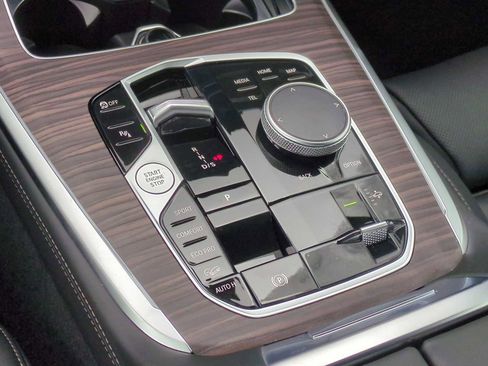 Used 2026 BMW X7 xDrive40i w/ M Sport Package image 33