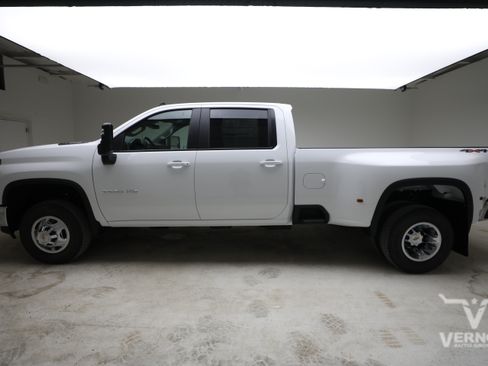 New 2026 Chevrolet Silverado 3500 LT w/ Convenience Package AWD/4WD image 2