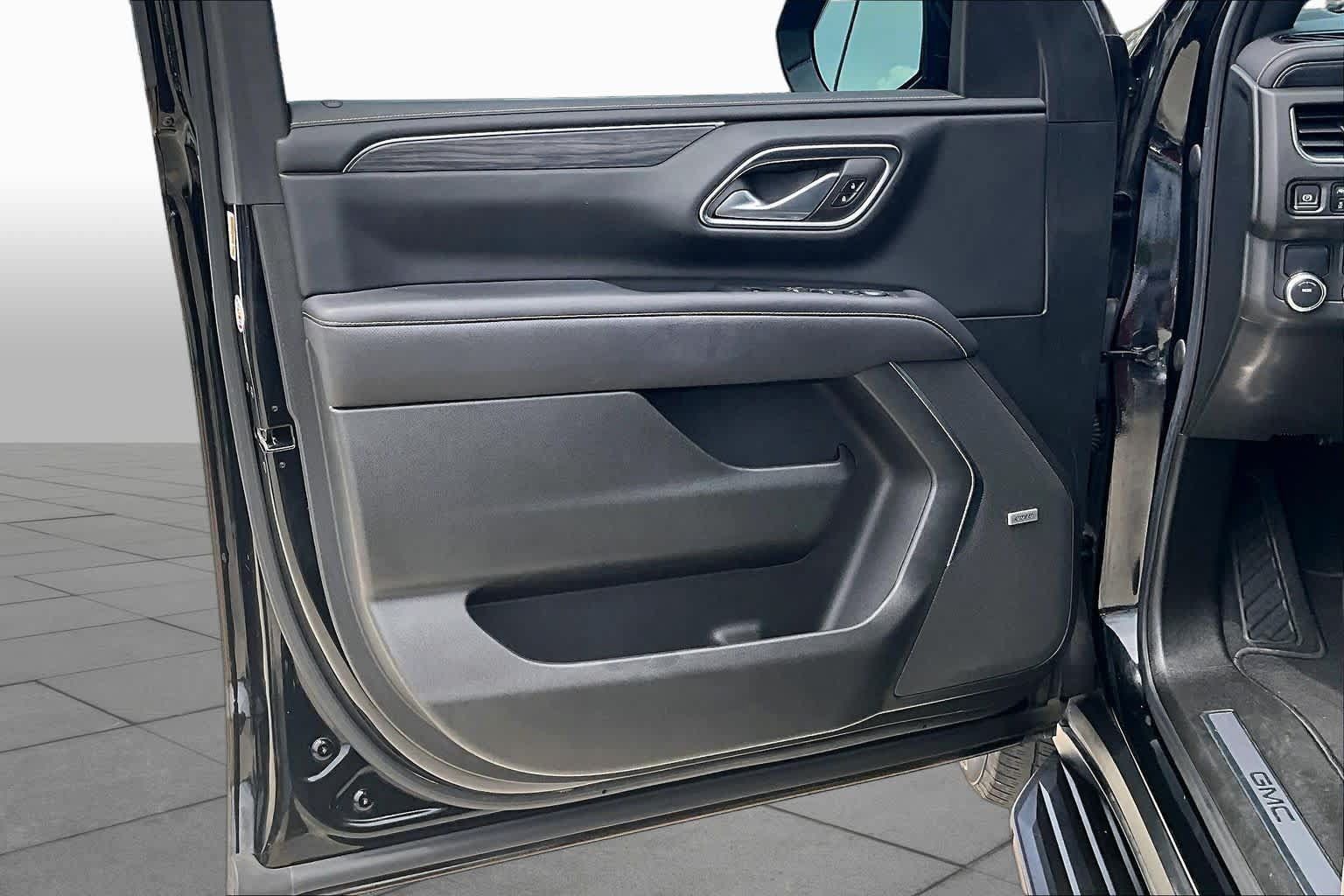 Used 2022 GMC Yukon SLT w/ SLT Premium Package RWD image 21