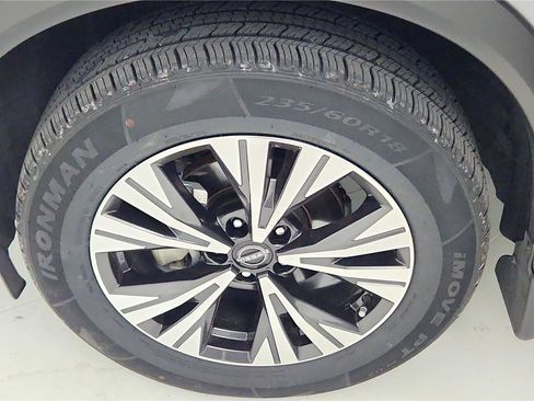 Used 2023 Nissan Rogue SV image 17