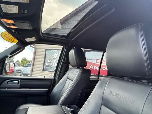 Used 2015 Ford Expedition Platinum AWD/4WD image 18