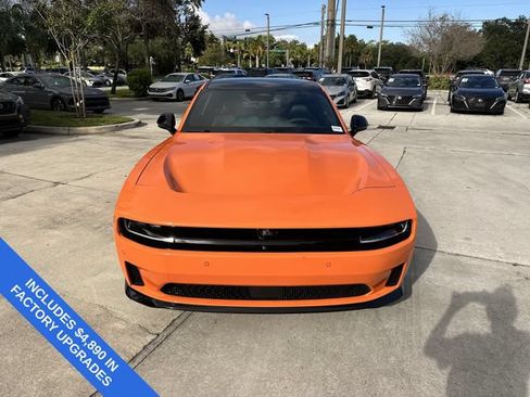 Used 2025 Dodge Charger Daytona R/T w/ Sun & Sound Package AWD/4WD image 18