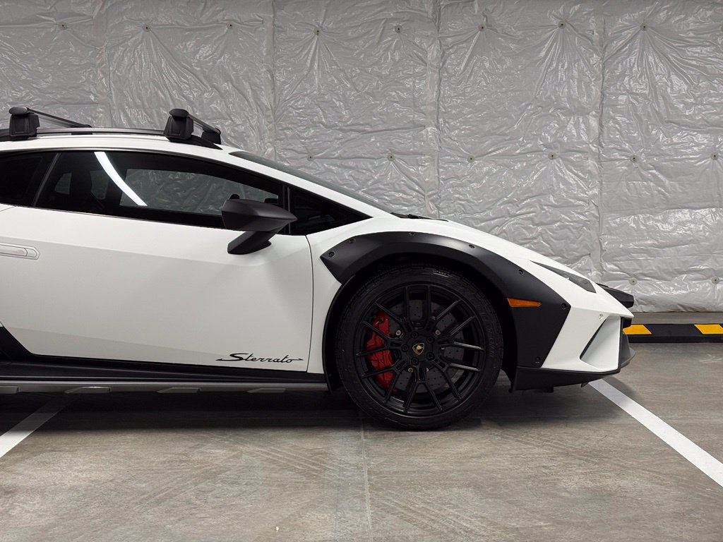 Used 2023 Lamborghini Huracan Sterrato AWD/4WD image 14