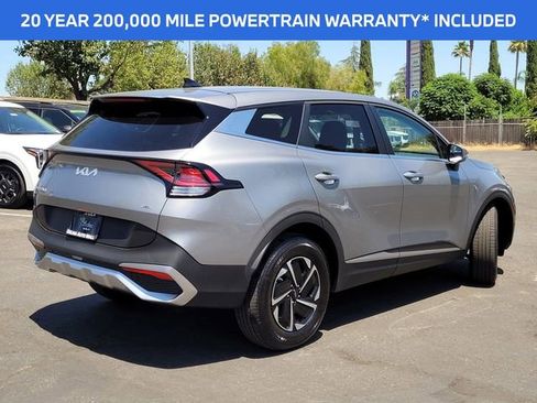 New 2025 Kia Sportage LX image 4