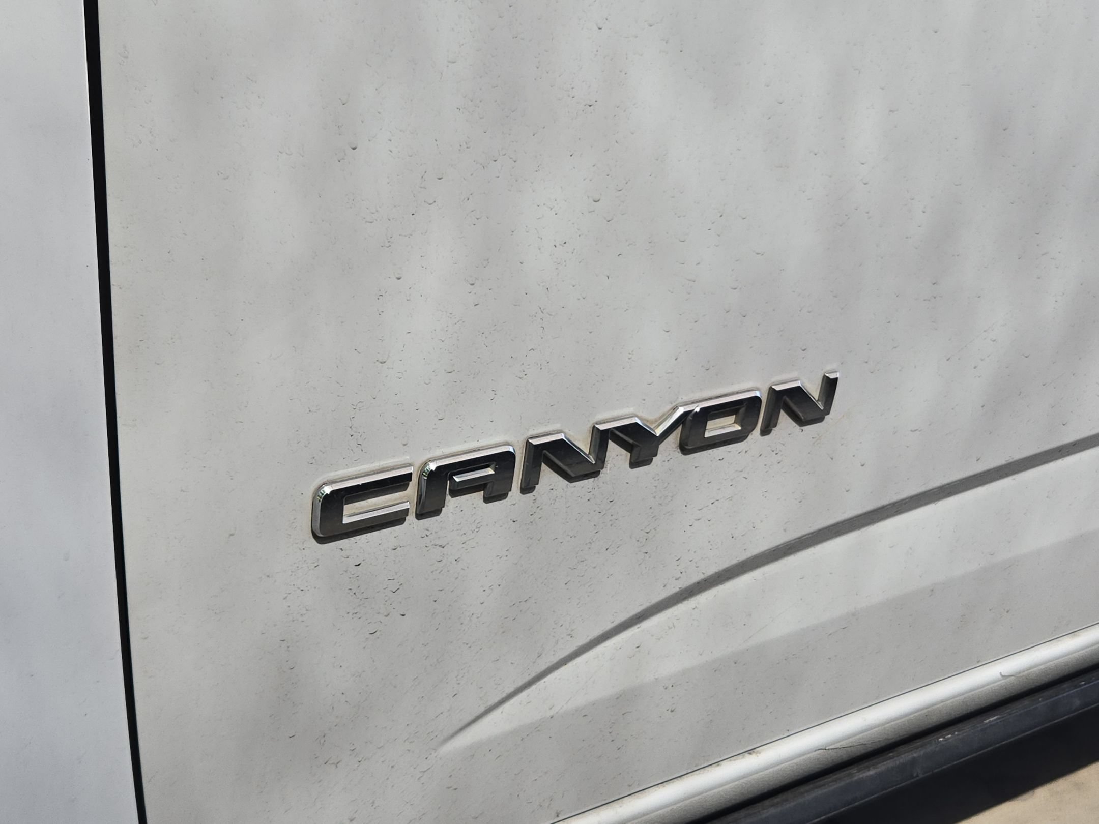 Used 2020 GMC Canyon SLE w/ Elevation Edition RWD image 3
