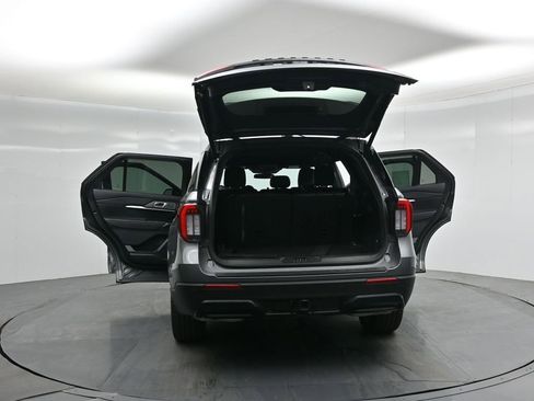Used 2025 Ford Explorer ST-Line w/ ST-Line Street Pack image 34