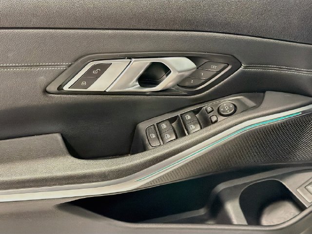 Used 2019 BMW 330i xDrive Sedan w/ M Sport Package AWD/4WD image 17