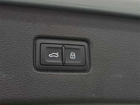 Certified 2025 Audi Q7 2.0T Premium w/ Convenience Plus Package image 27