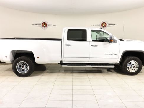 Used 2017 GMC Sierra 3500 Denali w/ Duramax Plus Package image 2