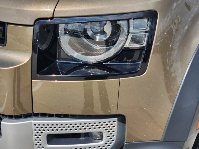Used 2021 Land Rover Defender 110 SE AWD/4WD image 9