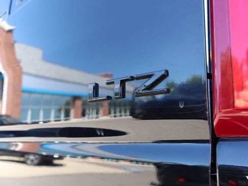 Used 2021 Chevrolet Silverado 2500 LTZ w/ LTZ Plus Package image 43