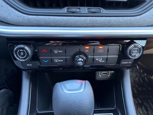 New 2024 Jeep Compass Sport image 29