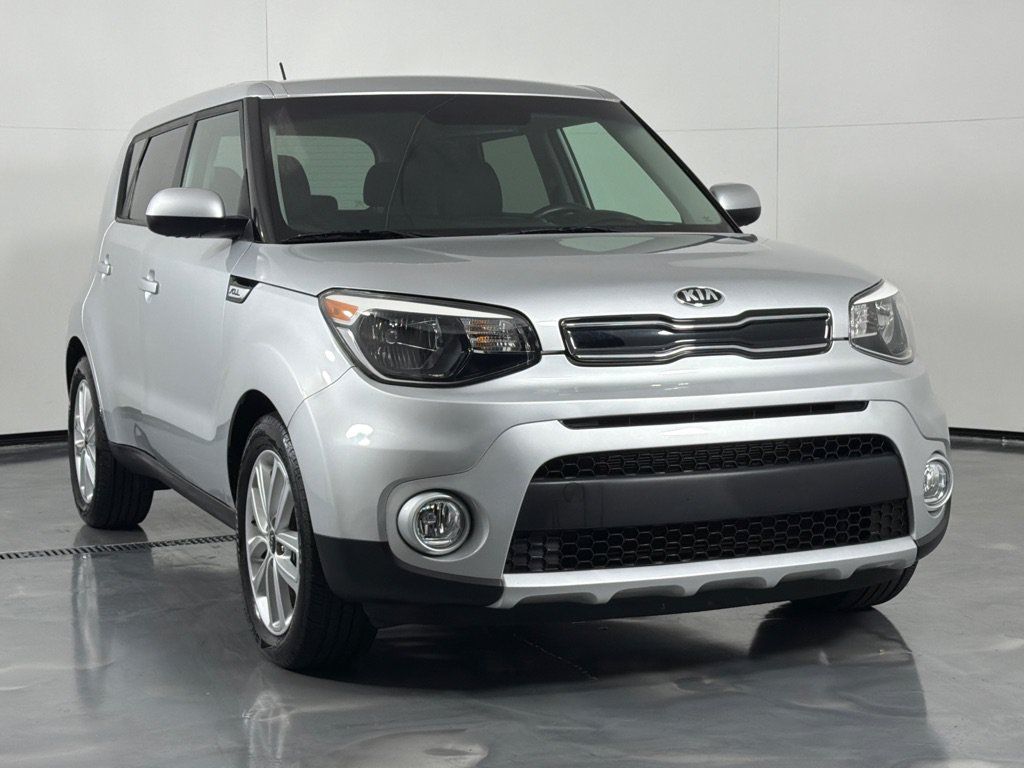 Used 2018 Kia Soul + FWD image 3