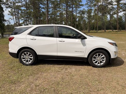 Used 2021 Chevrolet Equinox LS FWD image 6