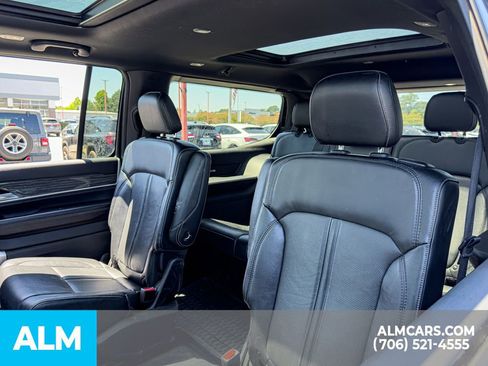 Used 2022 Jeep Wagoneer Series II w/ Premium Group I AWD/4WD image 11