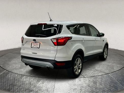 Used 2019 Ford Escape SE image 7