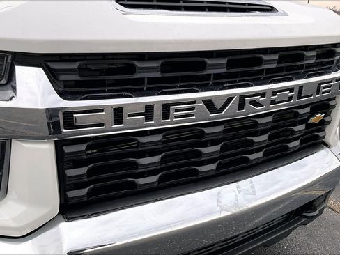 Used 2023 Chevrolet Silverado 2500 LT image 26