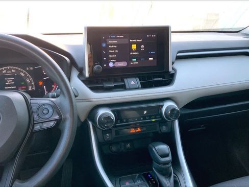 Used 2023 Toyota RAV4 XLE image 7