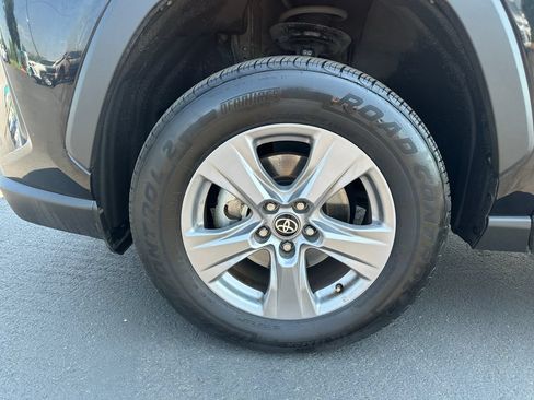 Used 2023 Toyota RAV4 XLE AWD/4WD image 12