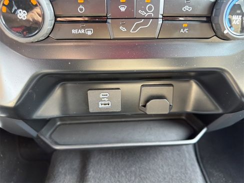 Used 2023 Ford F150 XLT image 32