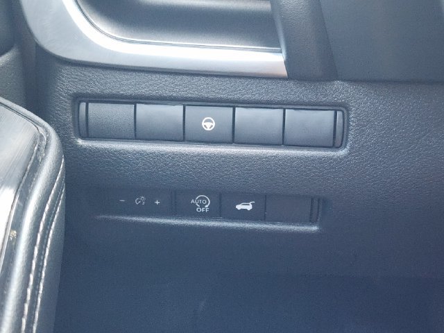 Used 2026 Nissan Rogue SV FWD image 23