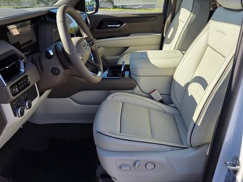 New 2026 GMC Yukon Denali w/ Sun & Power Step Package AWD/4WD image 9