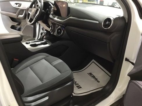 Used 2025 Chevrolet Blazer LT image 48