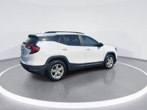 Used 2022 GMC Terrain SLE w/ Driver Convenience Package FWD image 9